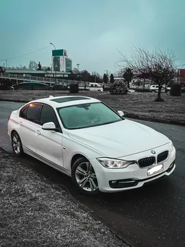 BMW Serie 3 316i usado (2015) color Blanco precio $15.000.000