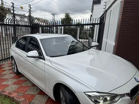 BMW Serie 3 328i Sport usado (2014) color Blanco Mineral precio $66.000.000