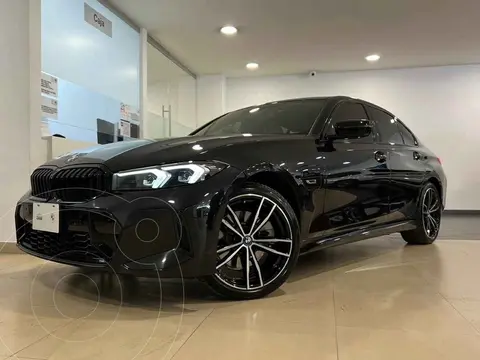 BMW Serie 3 330e usado (2023) color Negro financiado en mensualidades(enganche $219,800 mensualidades desde $17,144)