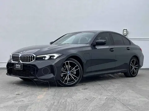 BMW Serie 3 330e usado (2024) color Gris financiado en mensualidades(enganche $4,091 mensualidades desde $404)