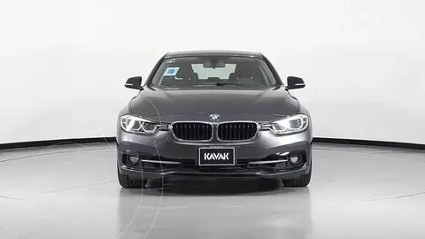 BMW Serie 3 320i Sport Line usado (2017) color Gris precio $467,999