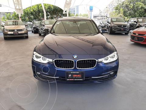 foto BMW Serie 3 320iA Sport Line usado (2017) color Azul Marino precio $394,900