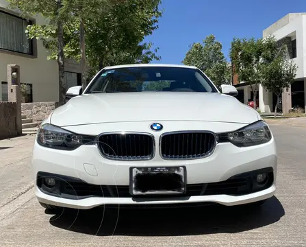 BMW Serie 3 320iA usado (2017) color Blanco Alpine precio $320,000