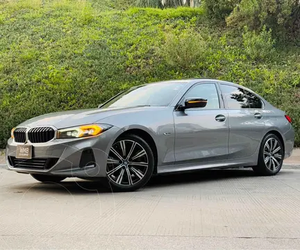 BMW Serie 3 330e usado (2023) color Gris financiado en mensualidades(enganche $195,580 mensualidades desde $19,294)