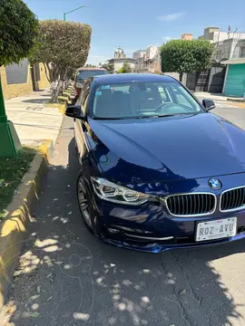 BMW Serie 3 330e Sport Line Plus usado (2018) color Azul Imperial precio $455,000