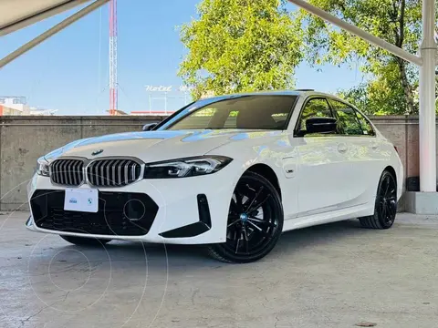 BMW Serie 3 330e usado (2023) color Blanco precio $889,000