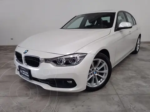 BMW Serie 3 320iA usado (2017) color Blanco precio $440,000