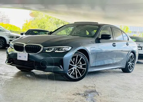 BMW Serie 3 330e Sport Line Plus usado (2020) color Gris precio $599,000