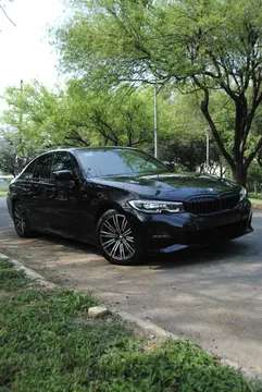 BMW Serie 3 330e usado (2022) color Negro precio $640,000