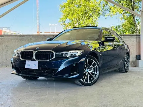 BMW Serie 3 330e usado (2023) color Azul precio $899,000