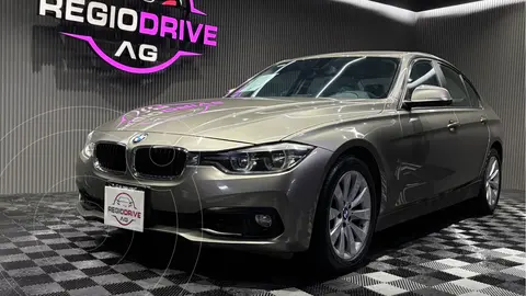 BMW Serie 3 320iA usado (2016) color Bronce precio $289,900