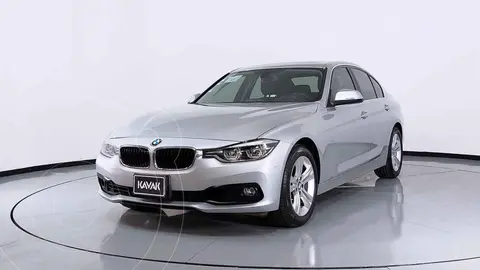 BMW Serie 3 320iA Executive usado (2018) color Plata precio $390,999