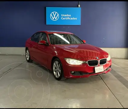 BMW Serie 3 320iA usado (2013) color Rojo Melbourne precio $190,000