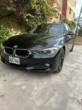 BMW Serie 3 318i Automatico usado (2015) color Negro precio u$s12,800