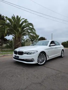 BMW Serie 5 540i Luxury usado (2019) color Blanco financiado en cuotas(pie $9.780.000)