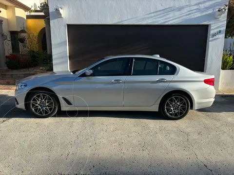 BMW Serie 5 520iA Sport Line usado (2018) color Gris Sophisto precio $397,000