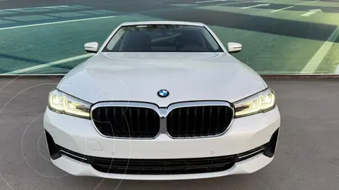 BMW Serie 5 530i usado (2023) color Blanco financiado en mensualidades(enganche $195,000)