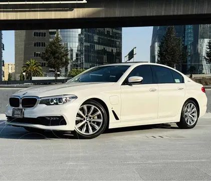 BMW Serie 5 530e Sport Line (Hibrido Conectable) usado (2019) color Blanco precio $499,000