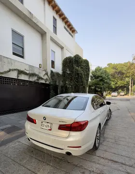 BMW Serie 5 530e Sport Line (Hibrido Conectable) usado (2019) color Blanco Mineral precio $590,000