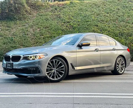 BMW Serie 5 530iA Sport Line usado (2019) color Azul financiado en mensualidades(enganche $105,380 mensualidades desde $10,396)