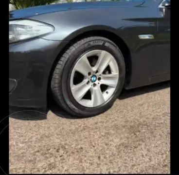 BMW Serie 5 520i usado (2013) color Azul precio u$s18,000