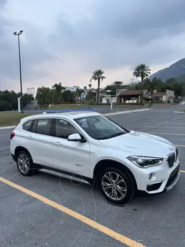 BMW X1 sDrive 20iA X Line usado (2018) color Blanco precio $300,000