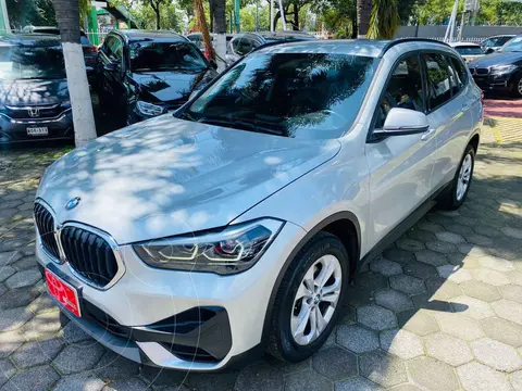 BMW X1 sDrive 18iA usado (2020) color Plata financiado en mensualidades(enganche $112,606 mensualidades desde $10,002)