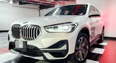 foto BMW X1 sDrive20i usado (2021) color Blanco Alpine precio $640,000