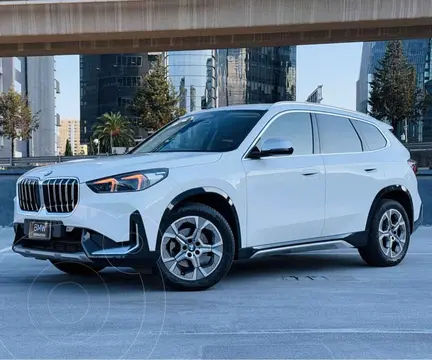 BMW X1 sDrive18i usado (2023) color Blanco financiado en mensualidades(enganche $153,780 mensualidades desde $15,170)