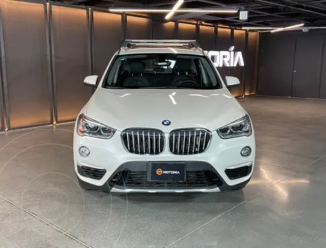 BMW X1 sDrive 20iA X Line usado (2019) color Blanco financiado en mensualidades(enganche $79,800 mensualidades desde $6,012)