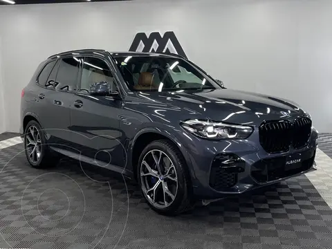 BMW X5 xDrive45e usado (2022) color Gris precio $998,999