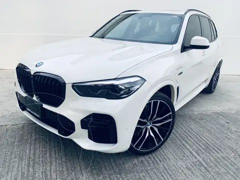 BMW X5 xDrive45e usado (2022) color Blanco Mineral precio $1,500,000