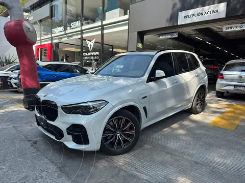 BMW X5 xDrive45e usado (2022) color Blanco precio $1,200,000