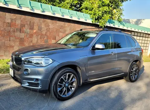 BMW X5 xDrive 40e Excellence (Hibrido) usado (2018) color Gris Space precio $695,000