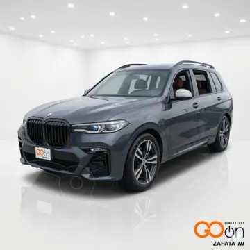 BMW X7 M50i usado (2022) color BMW_X7 ARCTIC GREY precio $885,000