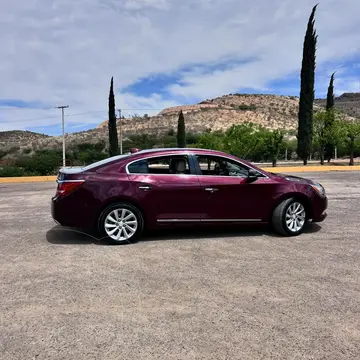 Buick LaCrosse 3.6L Paq C usado (2016) color Rojo Barroco precio $220,000