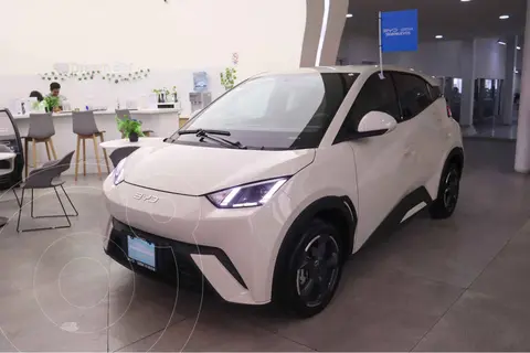 BYD Dolphin Mini 380km usado (2025) color Blanco financiado en mensualidades(enganche $64,778 mensualidades desde $6,876)