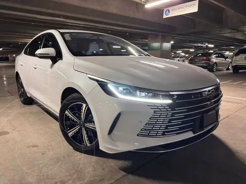 BYD King DM-i usado (2024) color Blanco precio $465,000