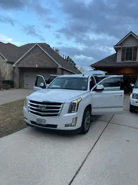 Cadillac Escalade ESV Premium 8 Pasajeros usado (2016) color Blanco Diamante precio $560,000