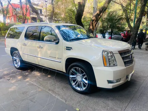 Cadillac Escalade Platinum ESV usado (2009) color Blanco precio $250,000