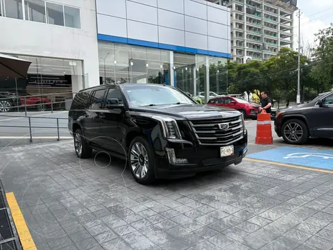 Cadillac Escalade 4x4 Platinum usado (2017) color Negro precio $700,000