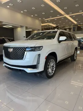 Cadillac Escalade Premium Luxury ESV usado (2023) color Blanco precio $1,885,000