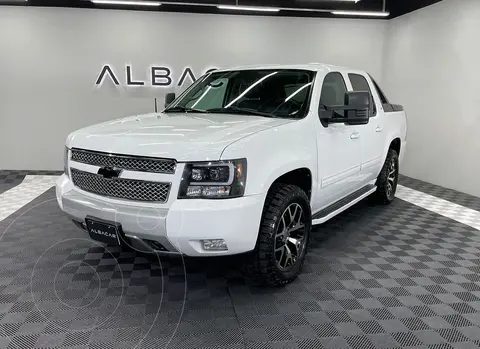 Chevrolet Avalanche 4x4 LT B (320 Hp) usado (2011) color Blanco financiado en mensualidades(enganche $127,960)