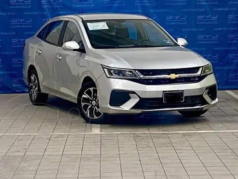 Chevrolet Aveo HB LT Plus usado (2024) color plateado financiado en mensualidades(enganche $108,596 mensualidades desde $4,665)