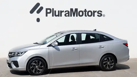 Chevrolet Aveo HB LT Plus usado (2024) color plateado precio $269,000