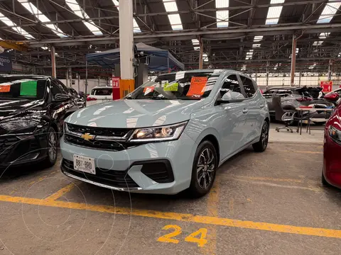 Chevrolet Aveo HB LT Plus usado (2025) color Azul financiado en mensualidades(enganche $74,500 mensualidades desde $6,800)