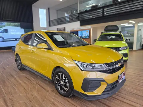 Chevrolet Aveo HB LT Plus usado (2024) color Amarillo precio $303,000