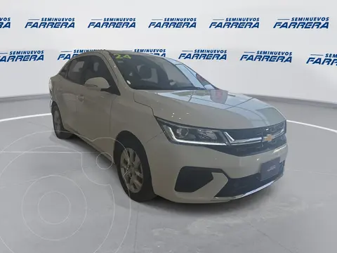 Chevrolet Aveo HB LT usado (2024) color Blanco financiado en mensualidades(enganche $70,225 mensualidades desde $5,825)