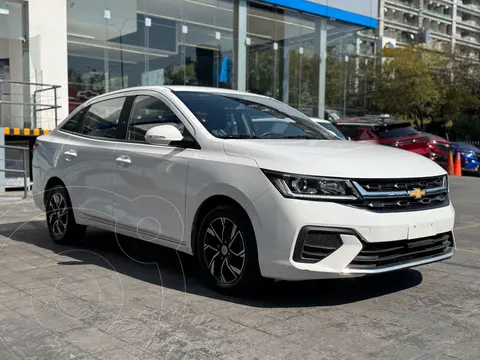 Chevrolet Aveo HB LT Plus usado (2024) color Blanco financiado en mensualidades(enganche $83,460 mensualidades desde $5,561)
