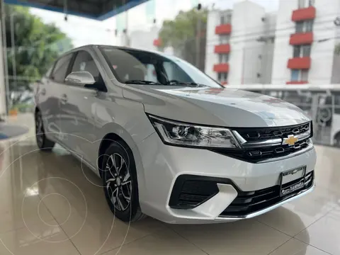 Chevrolet Aveo HB LT Plus usado (2024) color plateado precio $289,000